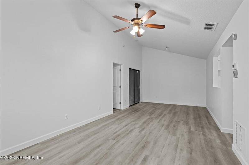 3 bedroom Single Family Residence at 2524 Whispering Woods Boulevard #3, Whispering Woods, Jacksonville — photo 3