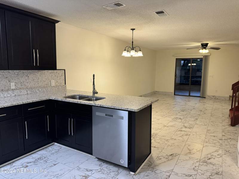 2 bedroom Townhouse at 4416 Windergate Court, Townhomes Of Windermere, Jacksonville — photo 2