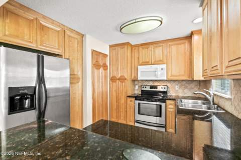 3434 Blanding Boulevard #201, Jacksonville FL - photo 9 of 35