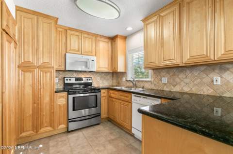 3434 Blanding Boulevard #201, Jacksonville FL - photo 10 of 35