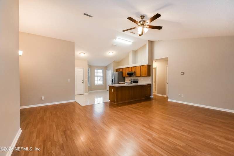 3 bedroom Single Family Residence at 3835 Star Leaf Road, Springtree Village, Jacksonville — photo 4