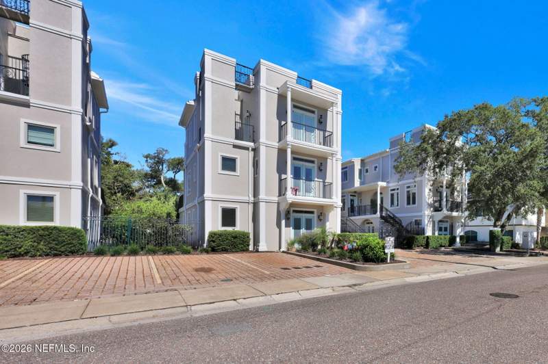 1 bedroom Condominium at 341 Ahern Street #5, Via Mare, Atlantic Beach — photo 3