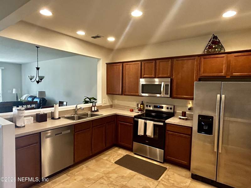 3 bedroom Townhouse at 6860 Roundleaf Drive, Greenbrier At Bartram Park, Jacksonville — photo 3