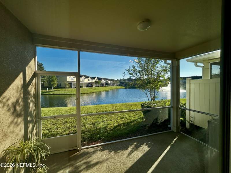 3 bedroom Townhouse at 6860 Roundleaf Drive, Greenbrier At Bartram Park, Jacksonville — photo 2