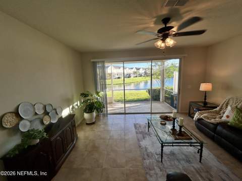 6860 Roundleaf Drive, Jacksonville FL - photo 7 of 24