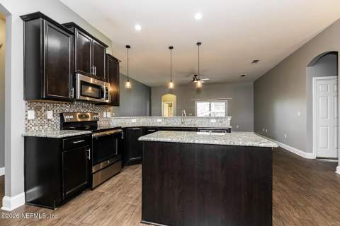 9868 Patriot Ridge Drive, Jacksonville FL - photo 8 of 21