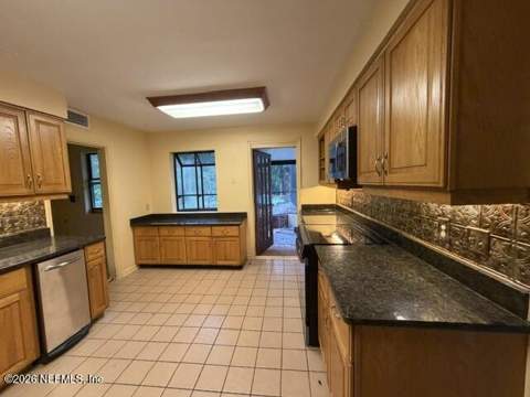 10125 Scott Mill Road, Jacksonville FL - photo 20 of 70