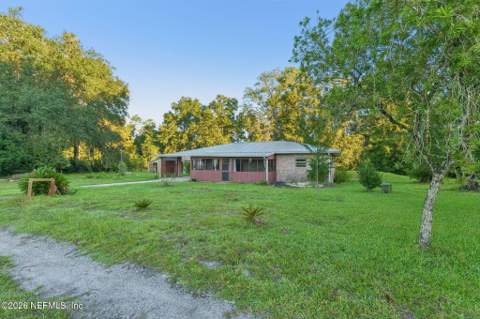 1078 Merrimac Avenue, Green Cove Springs FL - photo 6 of 72