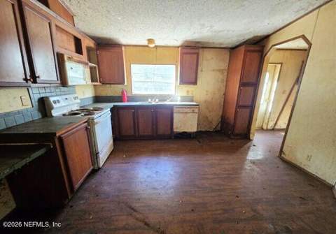 6049 Westwood Road, Jacksonville FL - photo 10 of 13