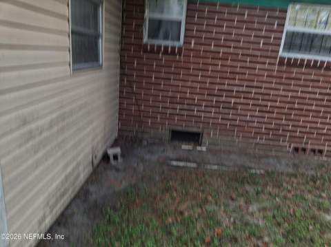 2731 Floradale Drive, Jacksonville FL - photo 12 of 42
