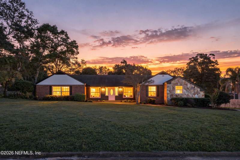4 bedroom Single Family Residence at 6311 Whispering Oaks Drive, Old Mill Cove, Jacksonville — photo 3