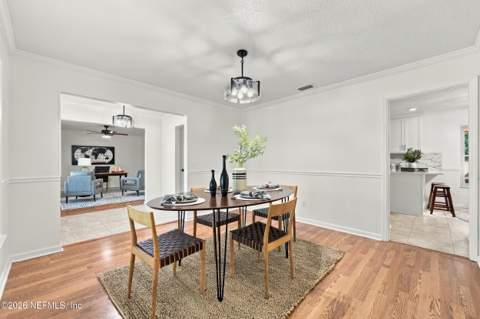 6311 Whispering Oaks Drive, Jacksonville FL - photo 11 of 56