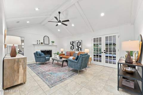 6311 Whispering Oaks Drive, Jacksonville FL - photo 21 of 56