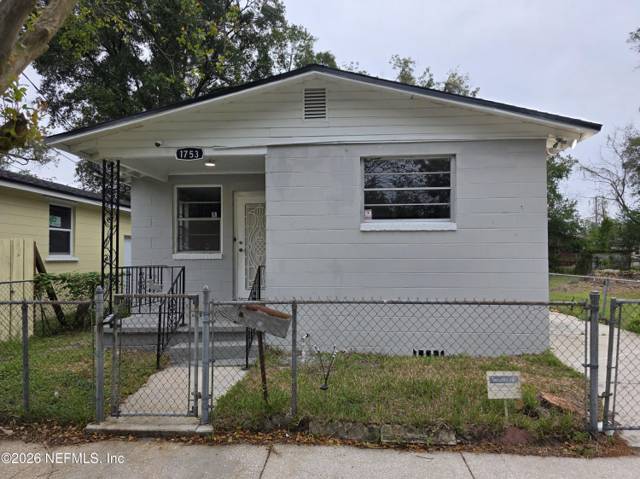 1753 W 12TH Street