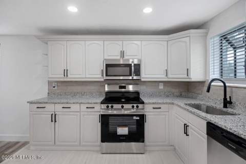 2668 Sunrise Village Drive #B, Orange Park FL - photo 15 of 35