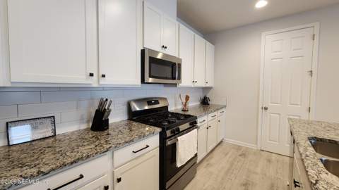 2995 Farmall Drive, Jacksonville FL - photo 11 of 42