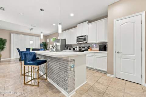 12313 Rouen Cove Drive, Jacksonville FL - photo 12 of 30