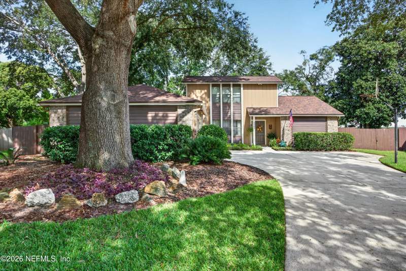 3 bedroom Single Family Residence at 8565 Echoridge Court, Argyle/chimney Lakes, Jacksonville — photo 2