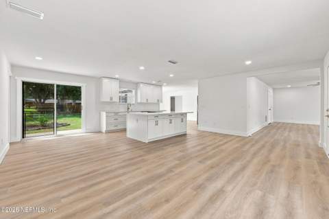 936 Fruitwood Drive, Jacksonville FL - photo 7 of 52