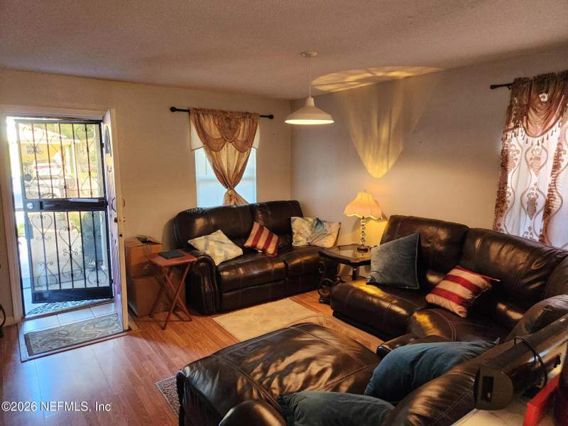 3 bedroom Single Family Residence at 2016 Pullman Avenue, Lincoln Place, Jacksonville — photo 4