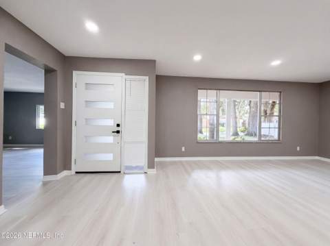 6344 Dickens Drive, Jacksonville FL - photo 8 of 23