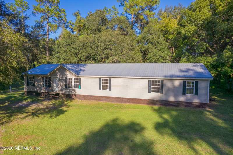 5 bedroom Single Family Residence at 4107 Silver Lake Drive, Palatka, Palatka — photo 1