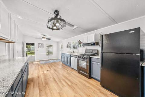 120 Pine Street, Satsuma FL - photo 9 of 37