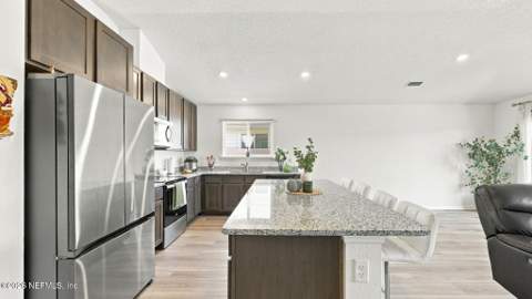 1101 Panther Lake Parkway, Jacksonville FL - photo 10 of 31