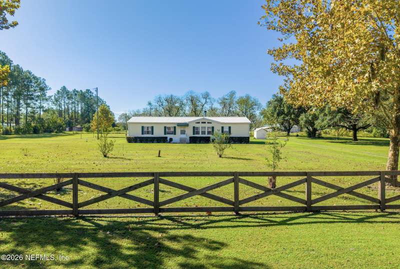 3 bedroom Mobile Home at 6152 NW 226th Way, Lawtey, Lawtey — photo 2