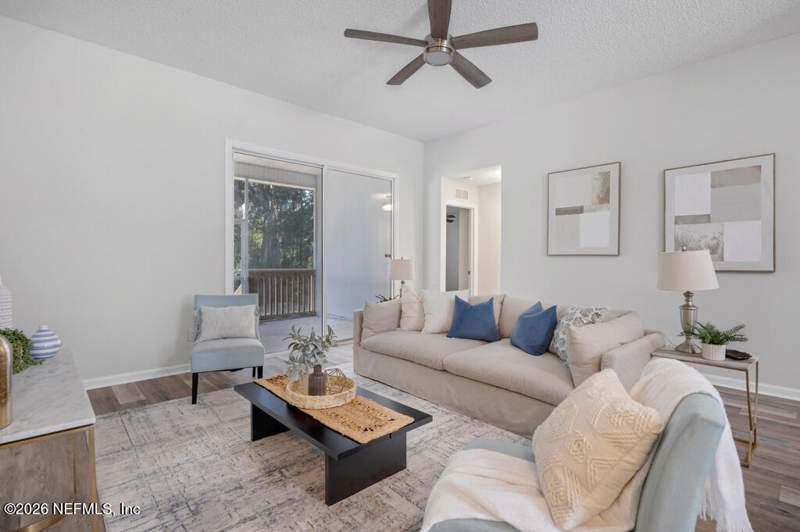 3 bedroom Single Family Residence at 2661 Dalmation, Coachman Lakes, Jacksonville — photo 2