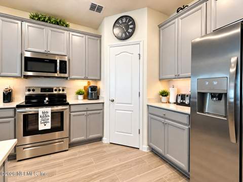 1690 Pottsburg Point Drive, Jacksonville FL - photo 10 of 20