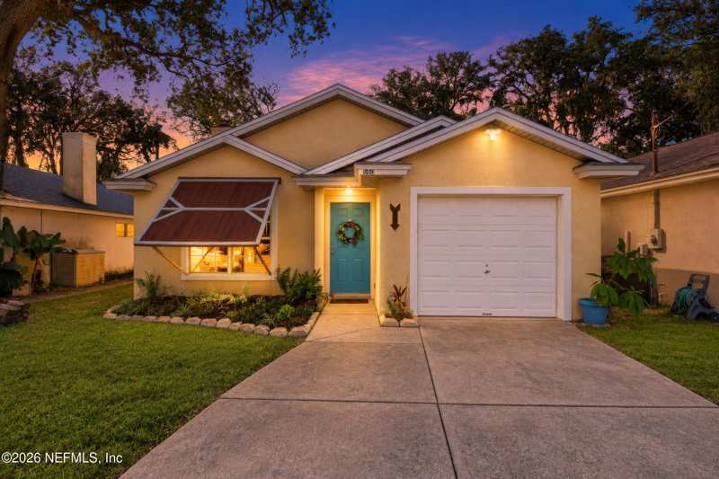 3 bedroom Single Family Residence at 660 Main Street, Atlantic Beach, Atlantic Beach — photo 1