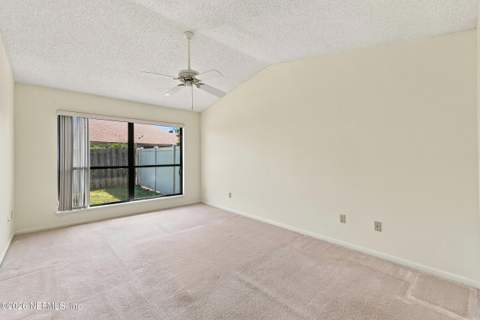 7821 Fawn Brook Circle, Jacksonville FL - photo 11 of 25