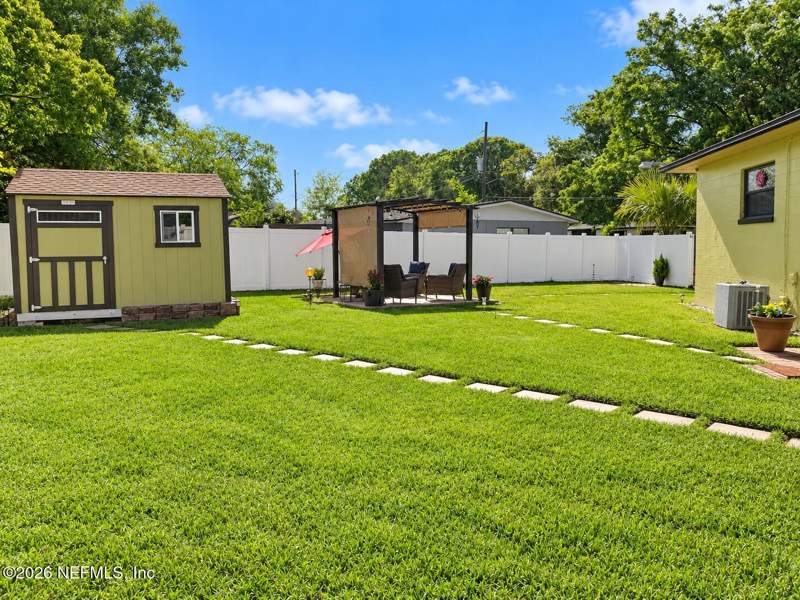 3 bedroom Single Family Residence at 3102 Winton Drive, Ribault Manor, Jacksonville — photo 2