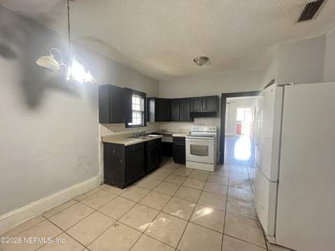 652 Fern Street, Jacksonville FL - photo 10 of 22