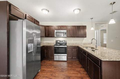 5314 Alpha Avenue, Jacksonville FL - photo 6 of 15