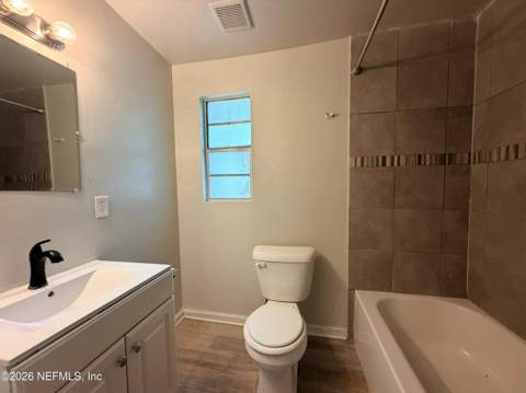 744 Mackinaw Street, Jacksonville FL - photo 9 of 11