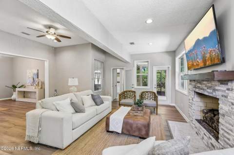 8767 Harpers Glen Court, Jacksonville FL - photo 10 of 62