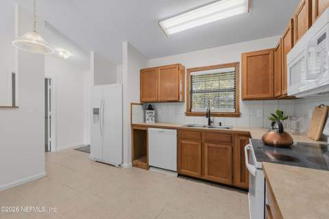12216 Versailles Street, Jacksonville FL - photo 13 of 32
