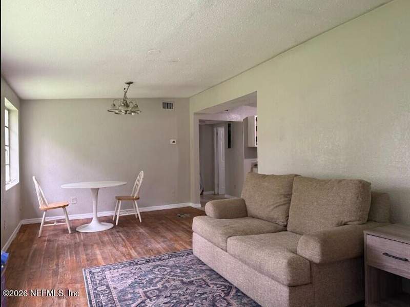 3 bedroom Single Family Residence at 8941 8th Avenue, Rio Vista, Jacksonville — photo 4