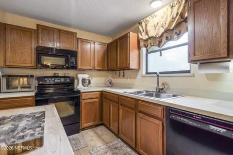 646 Remington Forest Drive, Jacksonville FL - photo 9 of 43