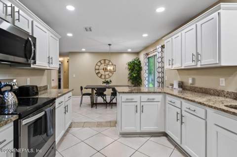 10749 Gelding Drive, Jacksonville FL - photo 18 of 100