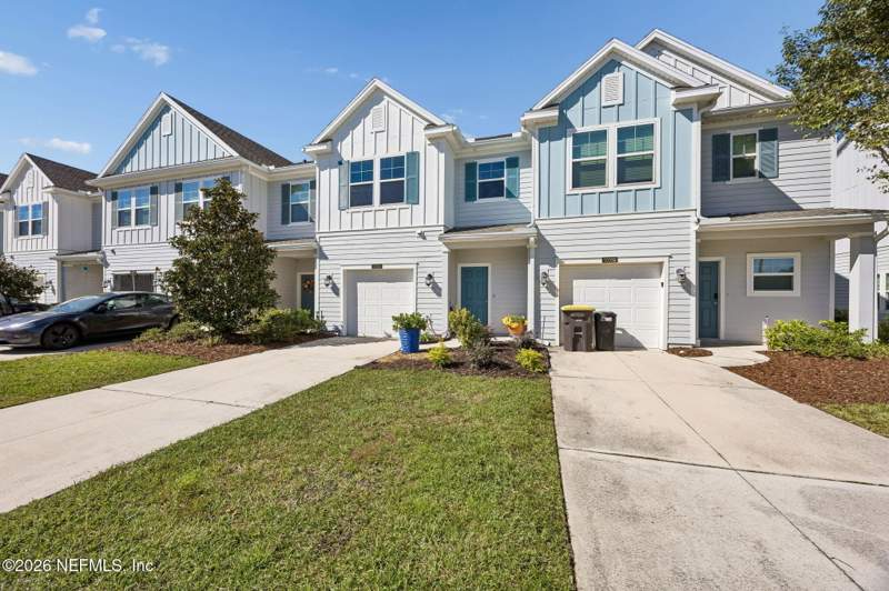 2 bedroom Townhouse at 10380 Benson Lake Drive, Longleaf, Jacksonville — photo 3