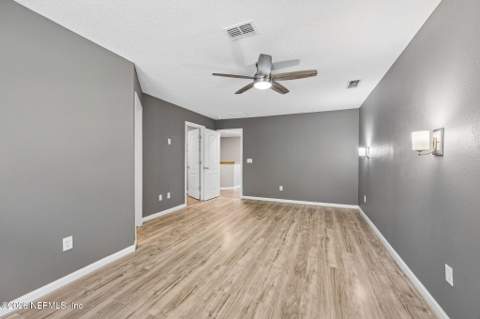 10380 Benson Lake Drive, Jacksonville FL - photo 19 of 44