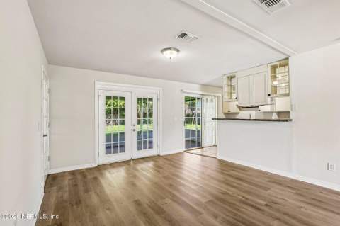 2412 Stonehaven Court, Orange Park FL - photo 7 of 46