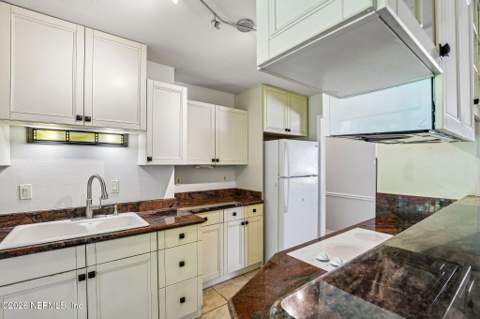 2412 Stonehaven Court, Orange Park FL - photo 17 of 46