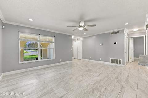 6054 Toyota Drive, Jacksonville FL - photo 12 of 36