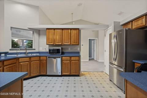 12028 W Liberty Lake Drive, Jacksonville FL - photo 12 of 35