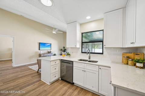 10523 Rocky Garden Lane, Jacksonville FL - photo 9 of 35