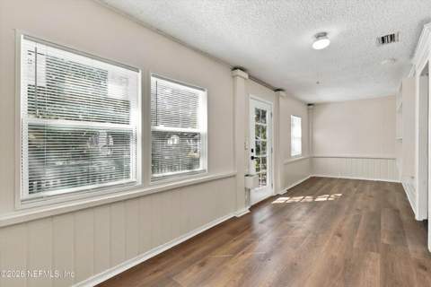 663 Linwood Avenue, Jacksonville FL - photo 8 of 30
